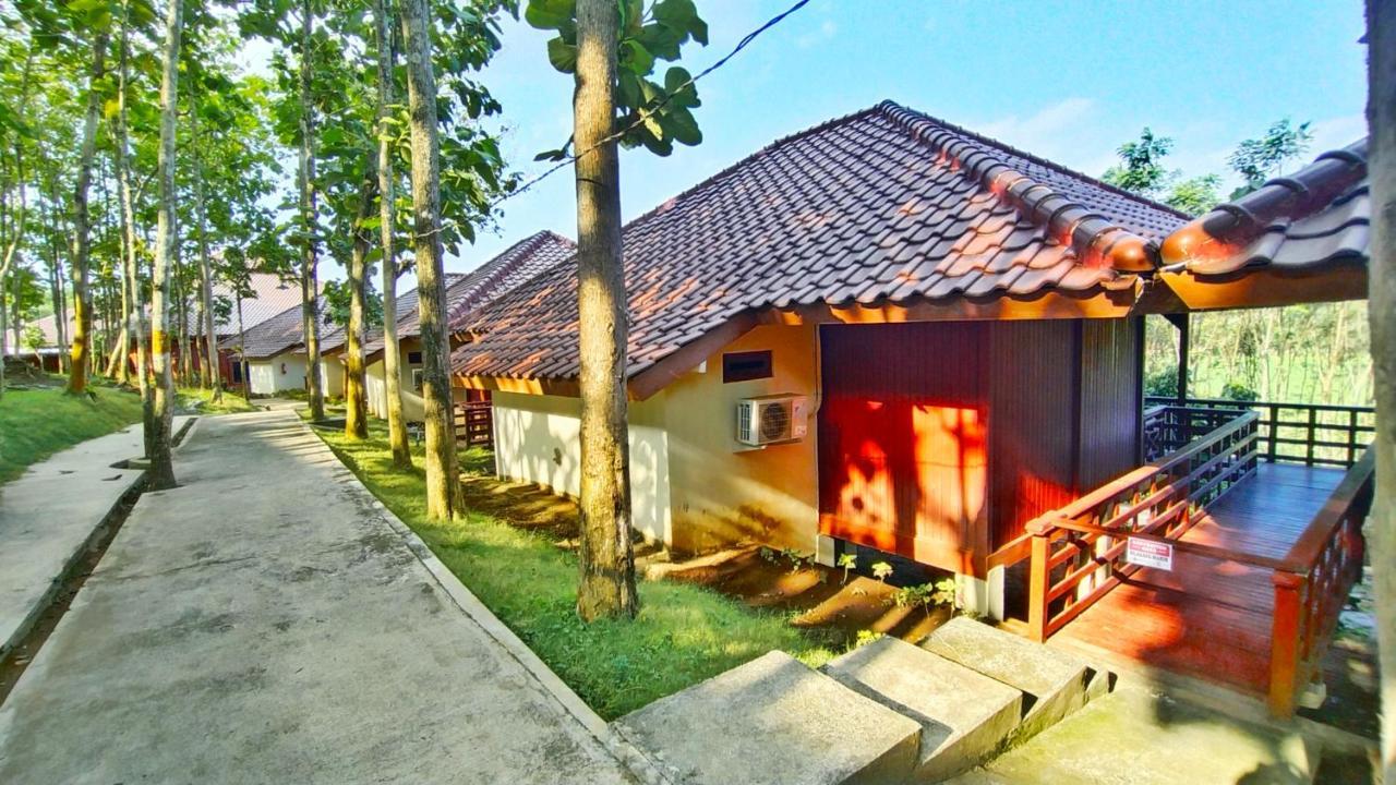 Kasuari Exotic Resort Magelang Luaran gambar